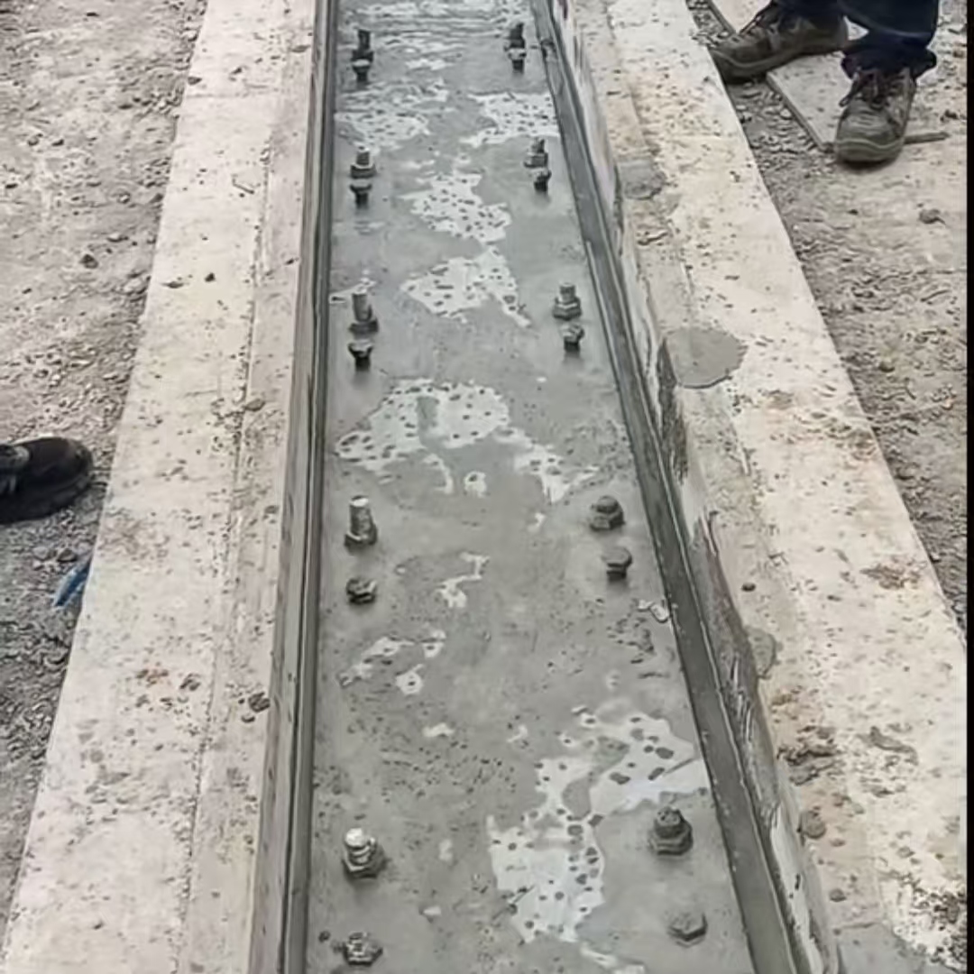 石龙港口码头起重机龙门吊重型机械设备稳固用早强快凝轨道胶泥
